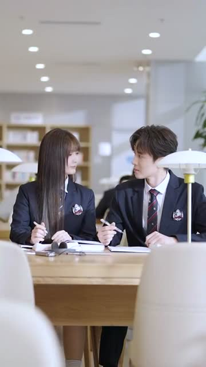 高冷学长认栽了短剧（100集校园短剧全集免费在线播放）