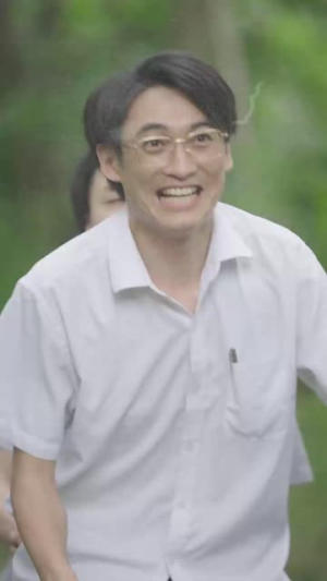 我爸的学生都是大佬短剧（77集校园短剧全集在线流畅播放）