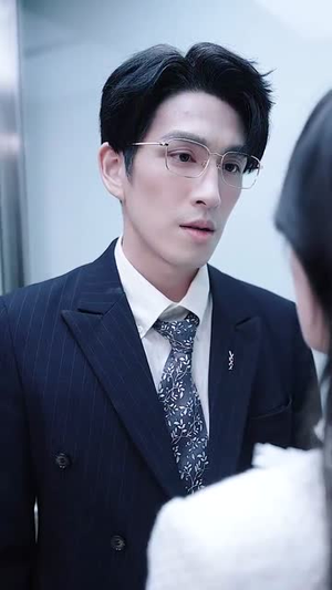 顾总又在孔雀开屏（98集）温柔追捕短剧