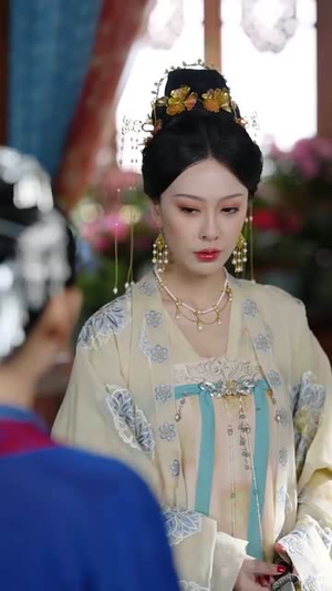 蛊娘＆凤蝶（81集）热门短剧追不停