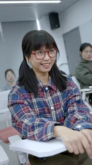 教室里的第三只手短剧（30集惊悚悬疑短剧全集免费在线观看）