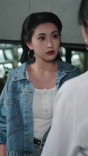 校花别跑，我求你件事（60集）高分佳作免费看