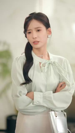 我和闪婚老公比装穷（77集）精彩片段