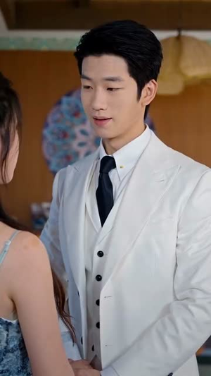 他嚣张狂妄，却对她俯首称臣短剧（71集爱情短剧全集免费观看）