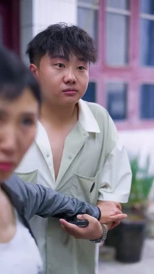 裸辞做保姆她成了男神心尖宠（69集）短剧分享片段