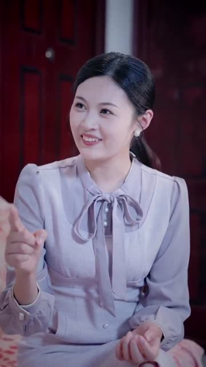 我就摆个摊女神怎么追着跑（91集）热门了短剧