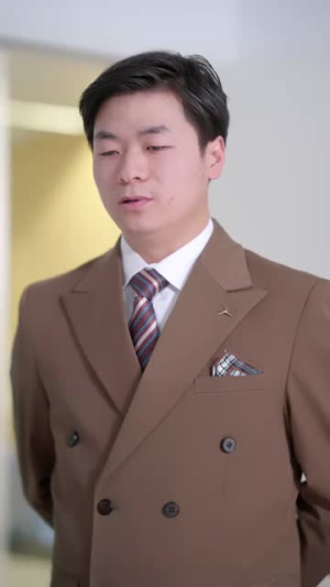 知非之年又逢君（62集）在线观看