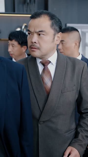 透视狂少（71集）好看上头的短剧