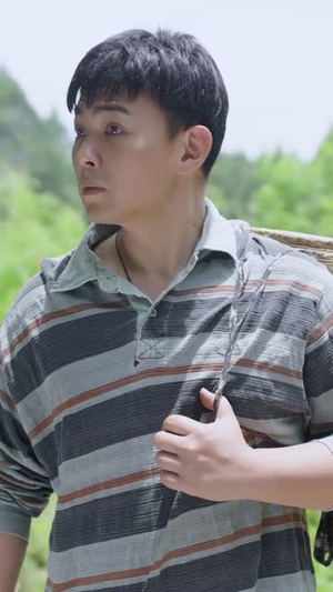 乡村小圣医短剧（80集乡村传奇短剧全集一次看过瘾）
