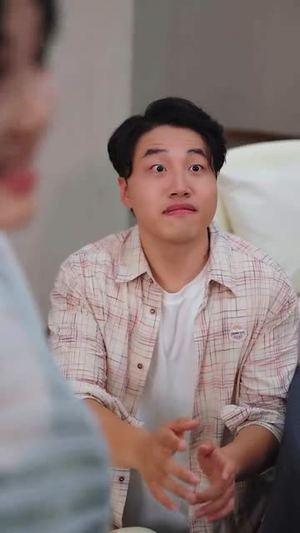 失恋逆袭校花追我不放手短剧（80集青春励志短剧高清免费看）