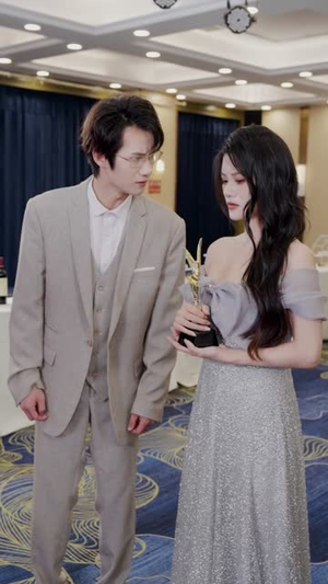 重生一次，我才不是你的备选项短剧（54集重生短剧免费看高清全集）