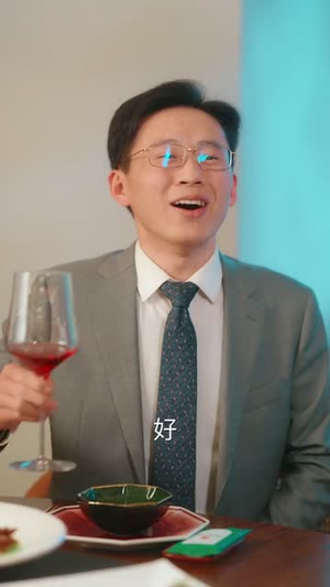 她自万丈荣光短剧（75集都市短剧高清免费看全集）