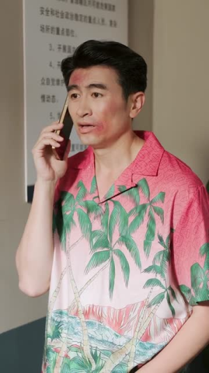 穿成假冒失忆大佬女友的恶毒女配短剧（67集穿越短剧免费看全集）