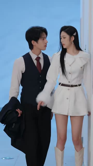 让你当保安，你去泡美女校花短剧（80集轻松搞笑短剧免费看全集）