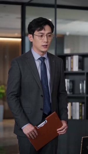 总裁的硬核秘书短剧（32集职场短剧全集免费在线看）
