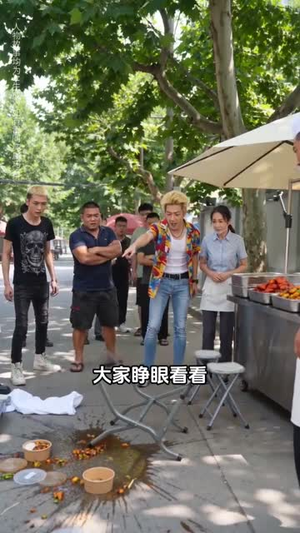 盒饭摊前的反击短剧（30集职场短剧在线免费看全集）